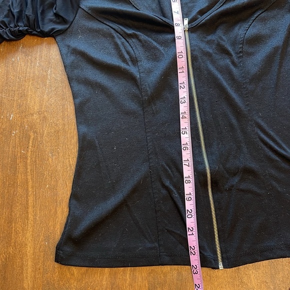 🍁Venus stretchy top with ruffled see through sleeves & zipped front - Picture 9 of 9